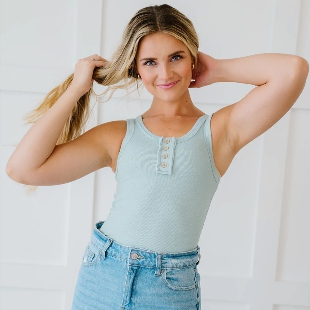 🚨Light Green Ribbed Tank - Picture 2 of 7